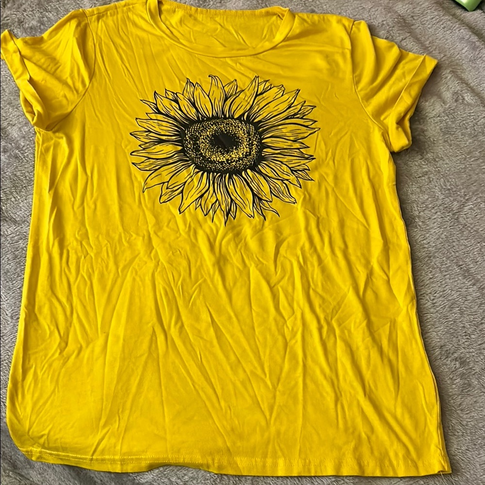 Target Yellow Black Sunflower Short Sleeve Tee
